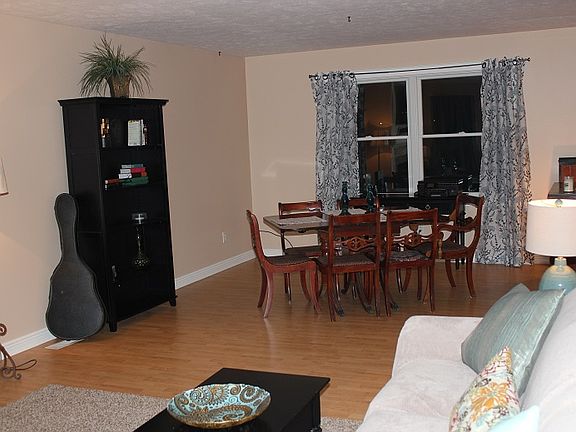 2nd image of 10429 Hunters Creek Dr