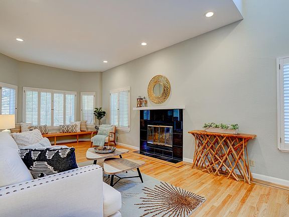 3rd image of 7165 Brisbane Ct