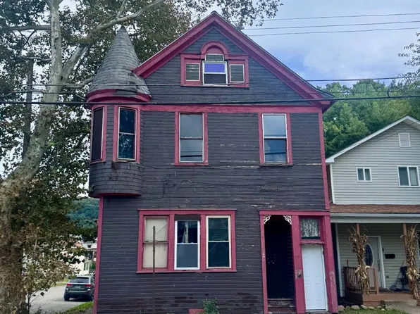 1228 5th Ave, Beaver Falls, PA 15010