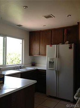 4th image of 755 E 1st St