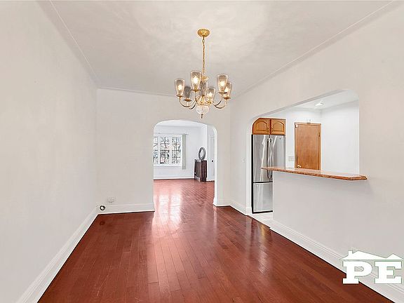 5th image of 1836 Haring St