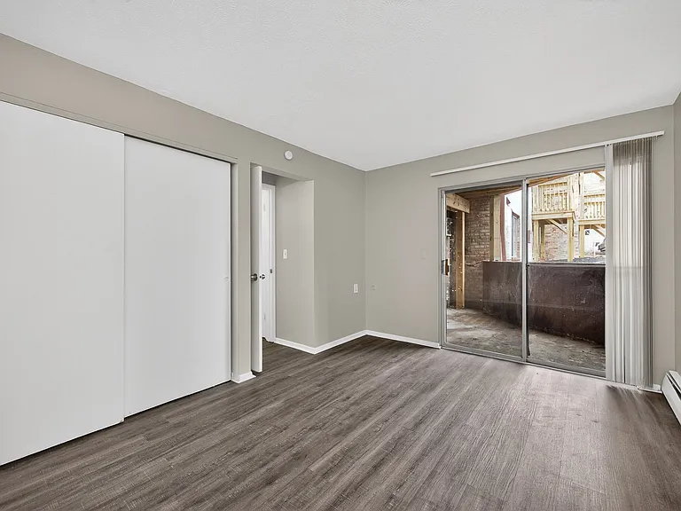 6300 Montgomery — Photo 11