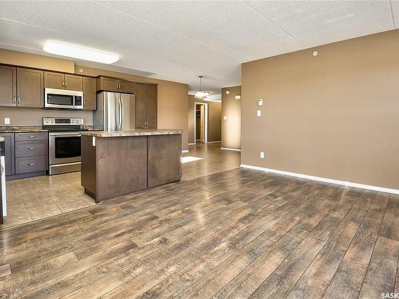 5th image of 2781 Woodbridge Dr #303