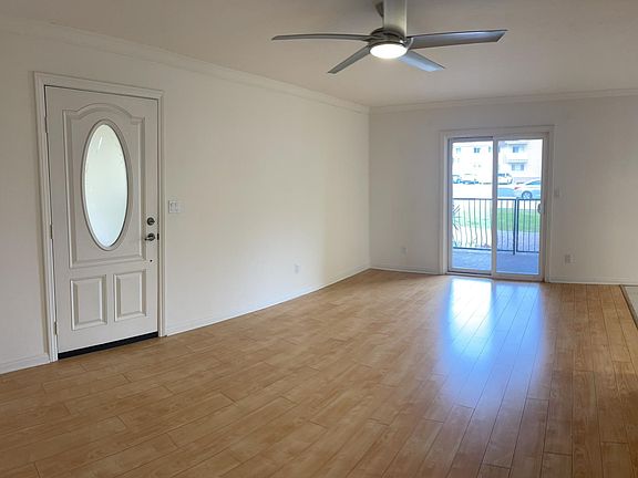3rd image of 1915 Emerald St APT E