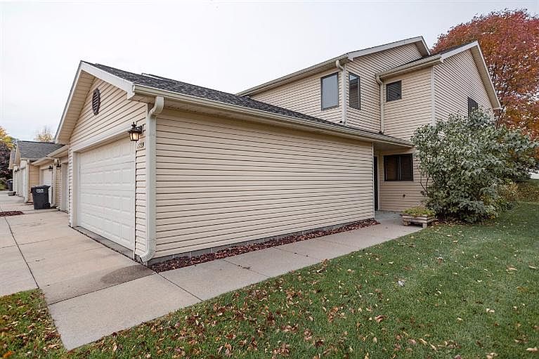 1st image of 1739 Surfside Dr #9