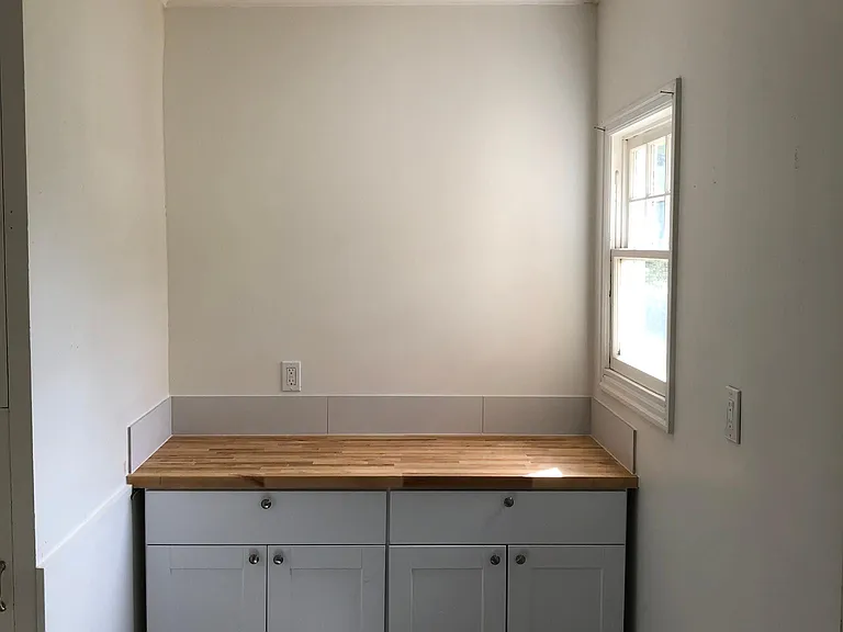 909 SE Edwards Dr — Photo 6