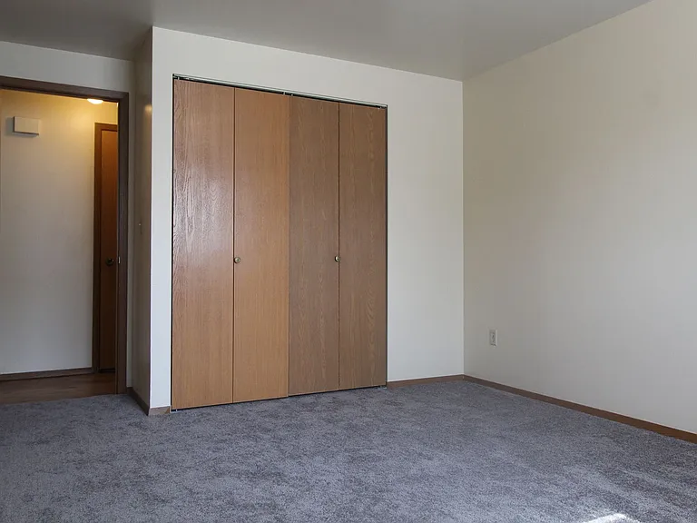 Pineridge Apartments — Photo 13