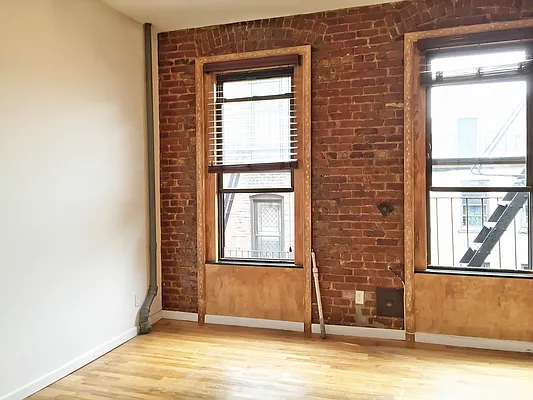 Rented by Adir Realty | media 31