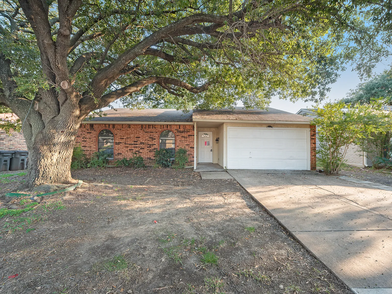 3 bed, 2.0 bath, 1304 sqft, $1,499 — Photo 2