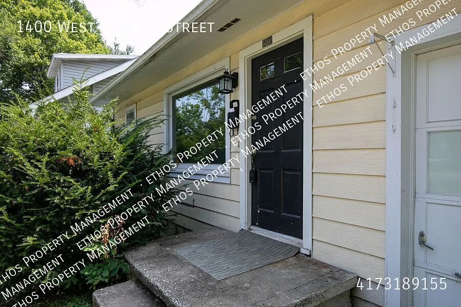 Available NOW 2 bed/ 1bath Located near Evangel University! — Photo 2