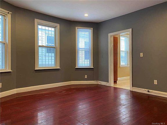 2nd image of 9518 133rd St