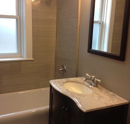 5th image of 1528 W Thome Ave APT 2