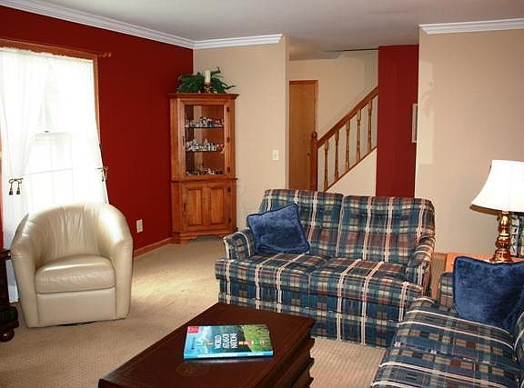 3rd image of 225 Todd Ct