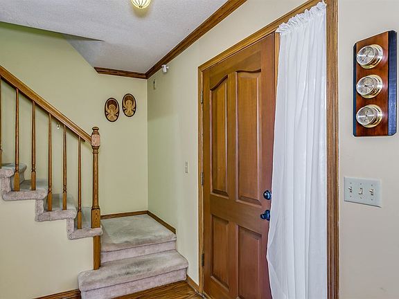 4th image of 2337 N Stoneybrook Ct