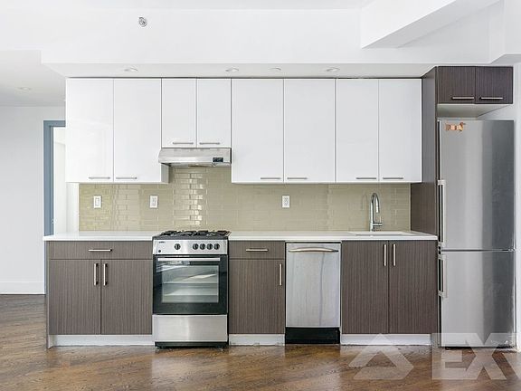 3rd image of 596 Washington Ave #B2