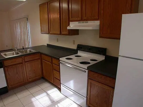 Jaros 86 Kitchen view 1
