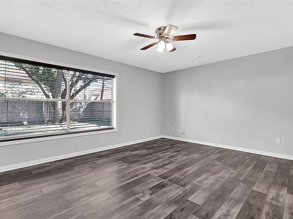 1st Floor Main Bedroom