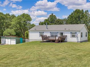 583 Tadlock Rd, Oak Grove, MO 64075