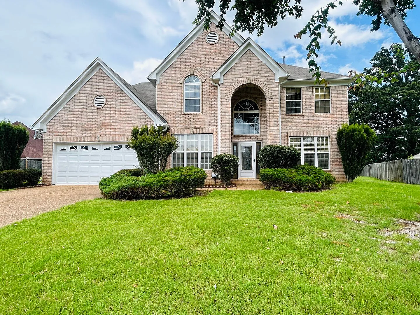 Huge Bartlett Home Includes A Bonus Room And Office! New Paint And Carpet! In A Cove! Pets Are Ow... — Photo 1