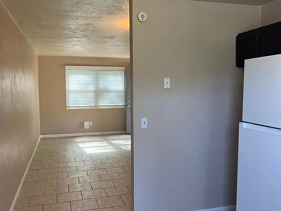 5th image of 1574 Patrick Ave