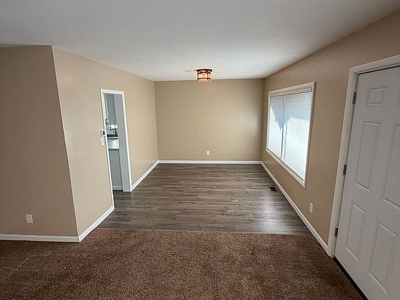 3rd image of 1117 W 1st St