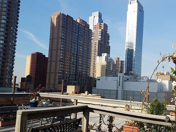 2nd image of 461 W 44th St APT 4F