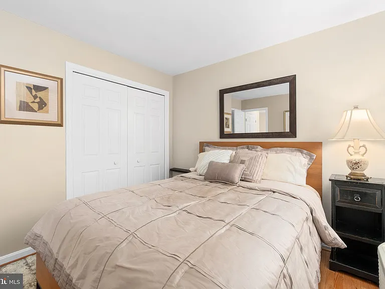 2145 California St NW #102 — Photo 5