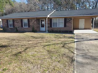 6564 Vineyard Dr, Fayetteville, NC 28304