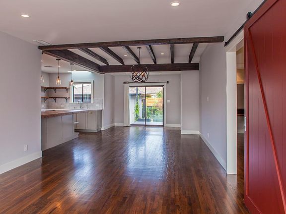 3rd image of 12547 Admiral Ave