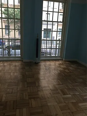 Sold by R New York | media 6