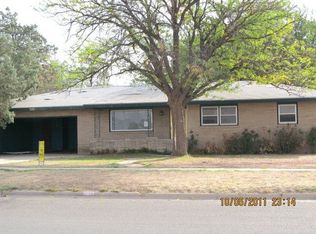 1213 Avenue E, Levelland, TX 79336