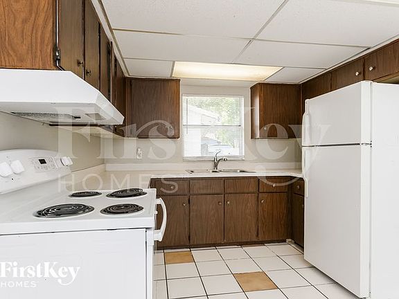 5th image of 2225 N Seminole St