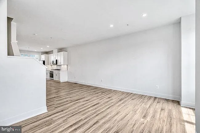 11236 Bunsen St — Photo 23