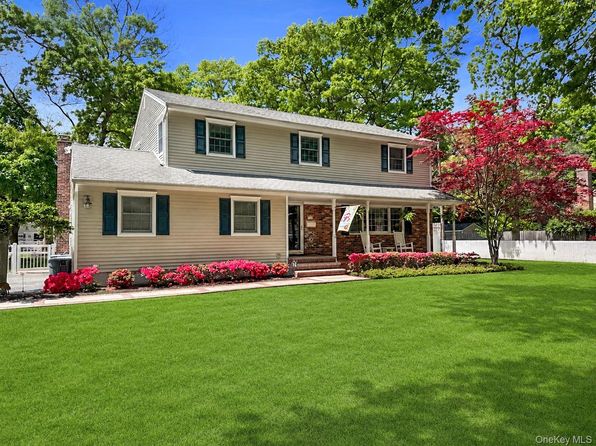 14 Hillside Avenue, Saint James, NY 11780