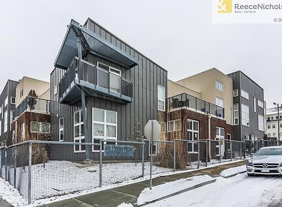 2nd image of 588 W 40th St #588