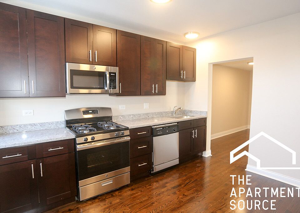 1st image of 4447 N Rockwell St #3