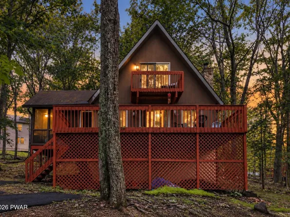 2158 Southport Dr, Bushkill, PA 18324