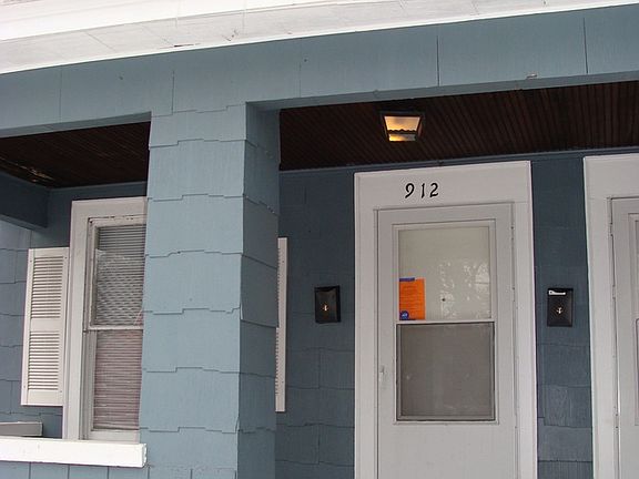 2nd image of 912 Franklin St SE