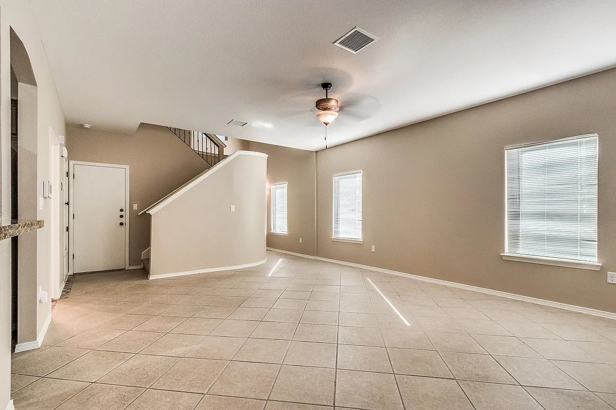 Home For Rent - Beautiful 4 Bedroom Home in Horizon w/ Refrigerated Air! — Photo 2