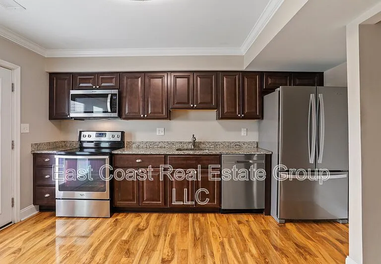 575 Lancaster Pl — Photo 10