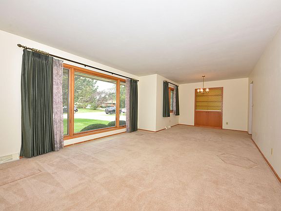 5th image of 9242 N Carlotta Ln
