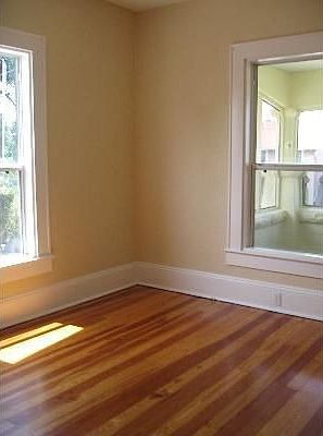 1st image of 414 Avenue C NE