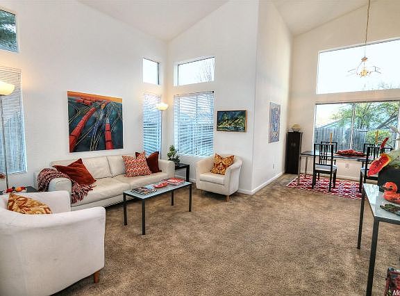 2nd image of 900 Agee Ct