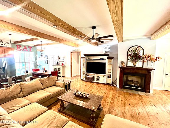 3rd image of 4672 Meadville Rd