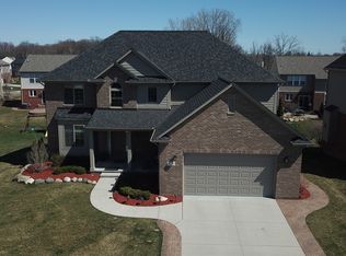 4721 Catalina Dr, Lake Orion, MI
