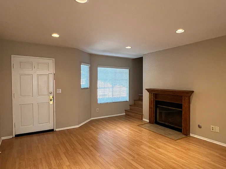 154 N Meridith Ave #9 — Photo 7