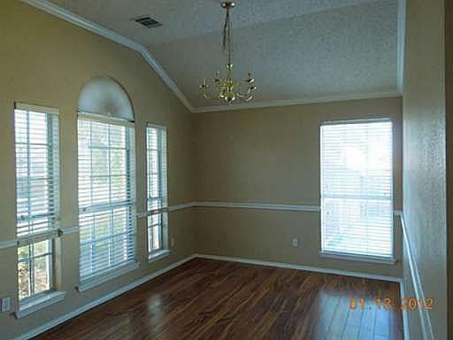 5th image of 2057 Belvedere Dr