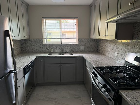 5th image of 1140 Laurel St #4