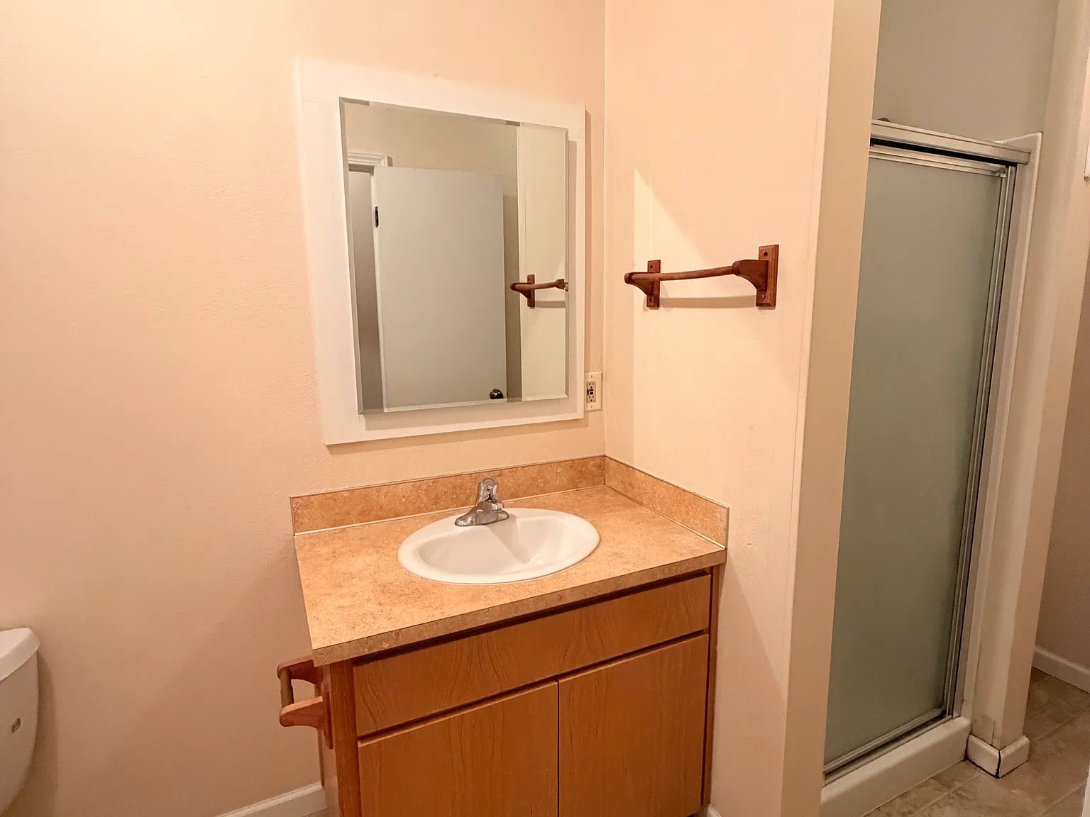 1 bed, 700 sqft, $1,200 — Photo 3