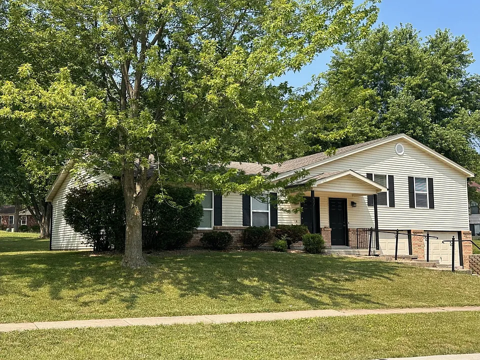 37 Joan Dr